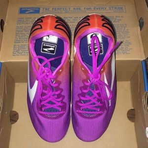 Brooks Mach 17 Spikeless NIB Women’s sz 9B